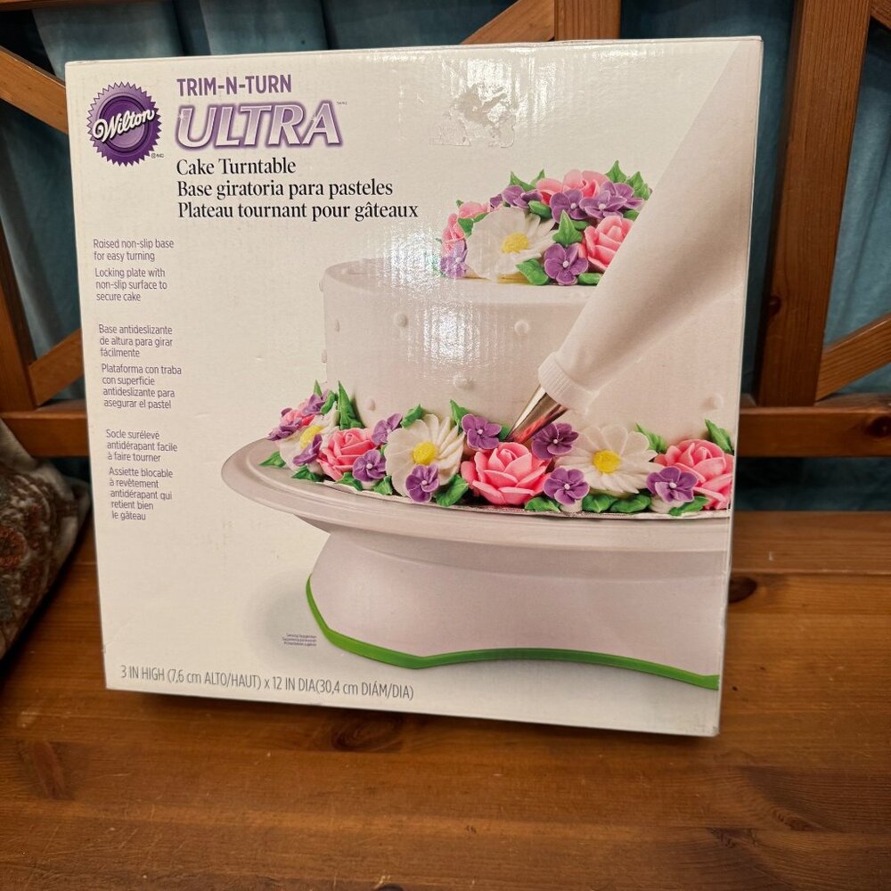 Wilton Trim-N-Turn Ultra Cake Decorating Turntable / Cake Decorating Stand NEW I
